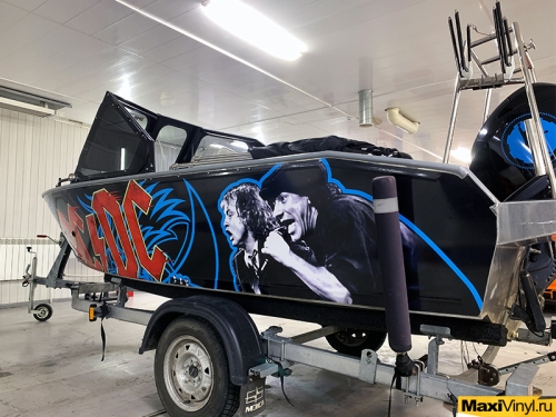 Оклейка бортов катера в стиле группы AC/DC